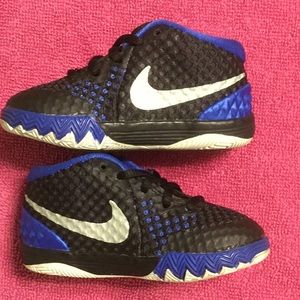 Nike Boys Kyrie’s 1